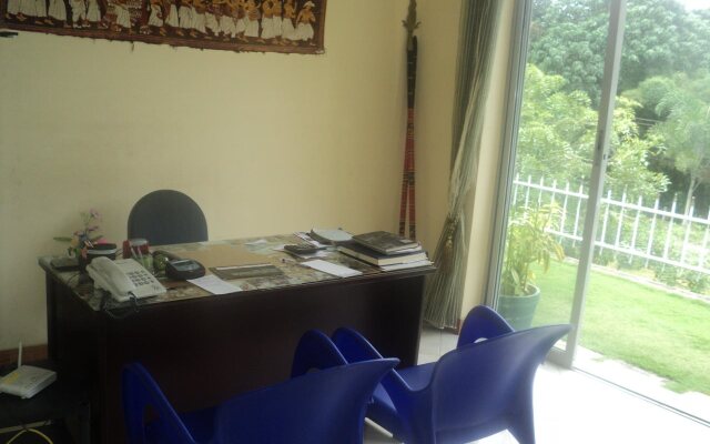 Rundeepa Hotel