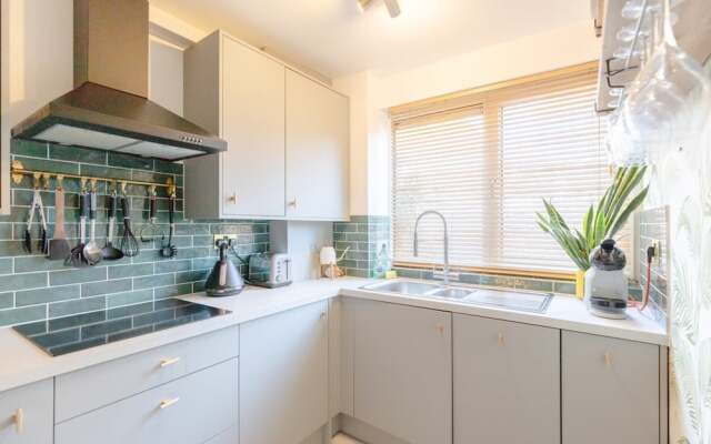 Vibrant 1BD Flat - 8 Mins to Dalston, Hackney!