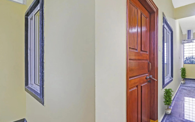 OYO Hanuma Residency Near victoria Memorial metro station