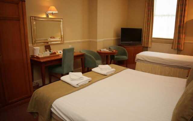 Oriel Hotel