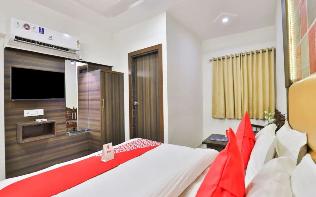 Ratna Palace Hotel