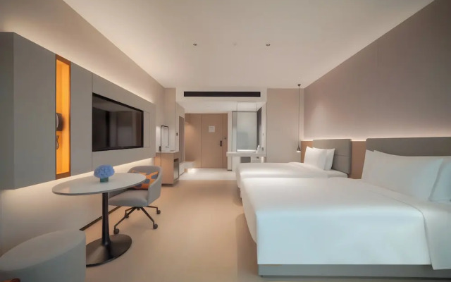 Holiday Inn Express Shanghai On The Bund by IHG