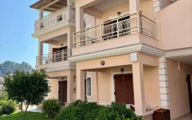 Sifakis House