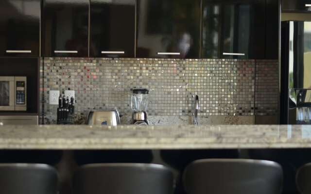 Lotus-7 by Playa District