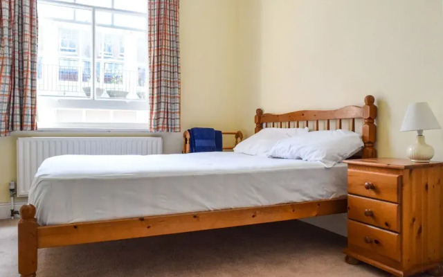 1 Bedroom Mansion Block Apartment in Westminster