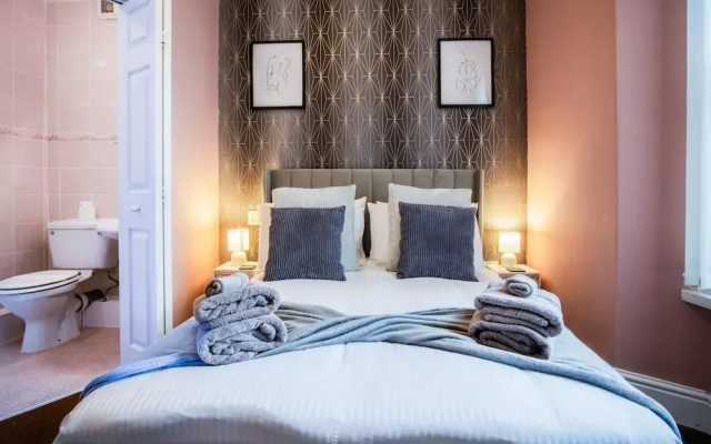 The Lanterns - 9 Bedroom - Sleeps 17 - Saundersfoot Village Centre
