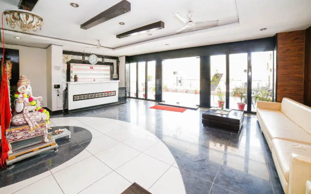 Oyo 35769 Hotel Rishabh