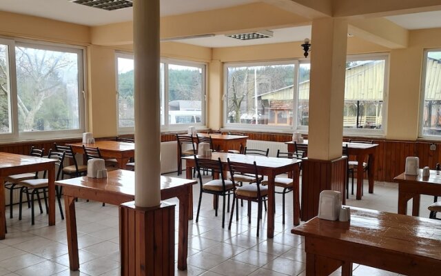 Caner Mountain Hotel