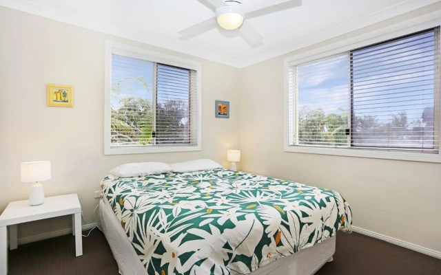 Aquarius Apartment 4 – Guest Rooms – Hawks Nest