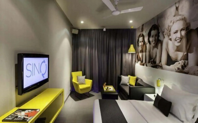 SinQ Party Hotel