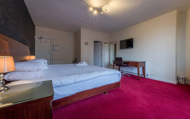 Starboard Stays Southampton