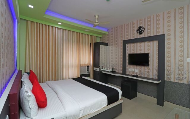 Capital O 30565 Pabitra Royal Regency