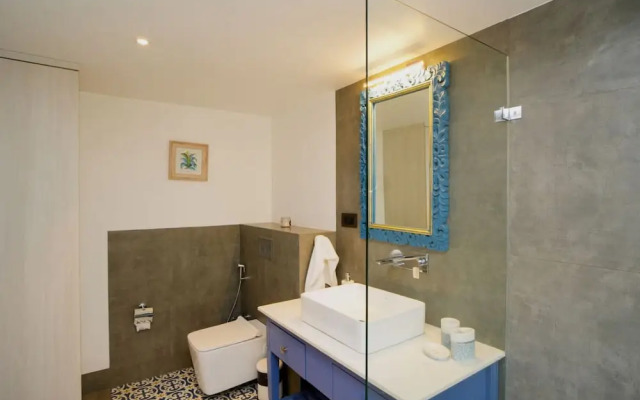 Villa Bauhinia - 5bhk With Pool 10 Mins to Beach
