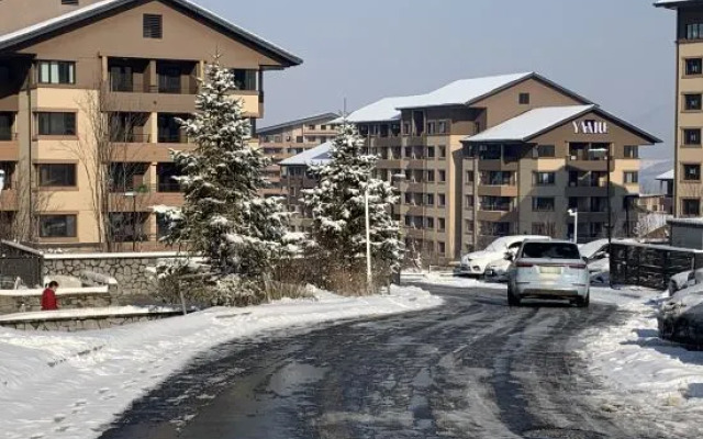 Xueren Nuandeng Apartment