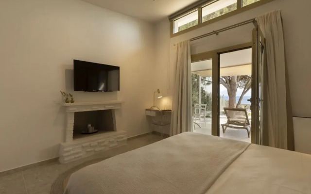 Aura Loutraki Villa