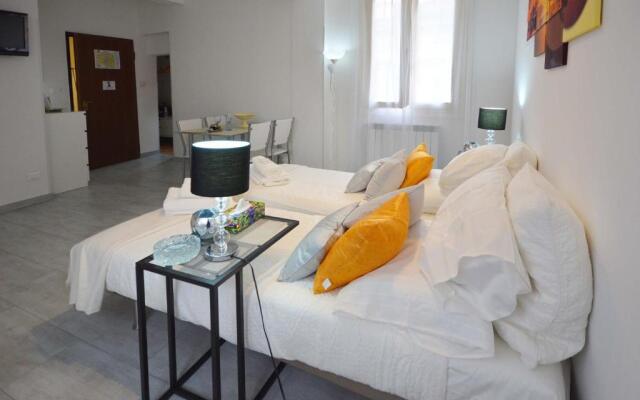 4-Tourist House Bologna-Studio