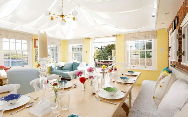Amazing 5 BR Country Home Pool Gym Yoga Studio
