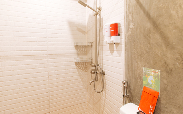RedDoorz Plus @ Boni Avenue Mandaluyong