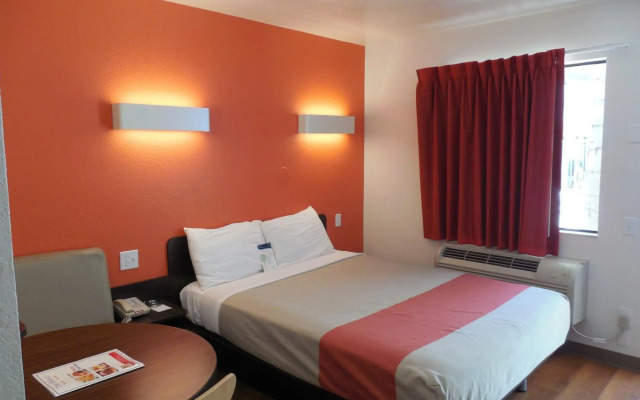 Motel 6 Chula Vista, CA - San Diego