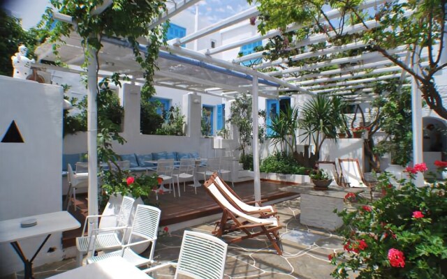 Hotel Anthousa