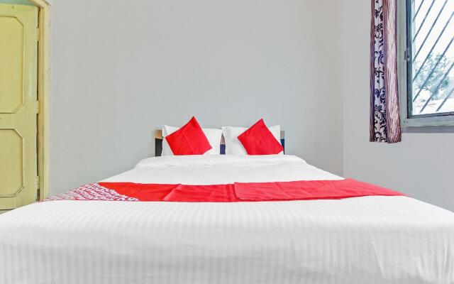 Shree Balaji Lodging by OYO Rooms
