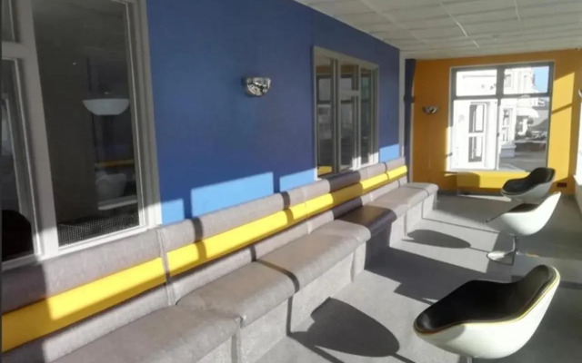 OYO Wave Crest Hotel