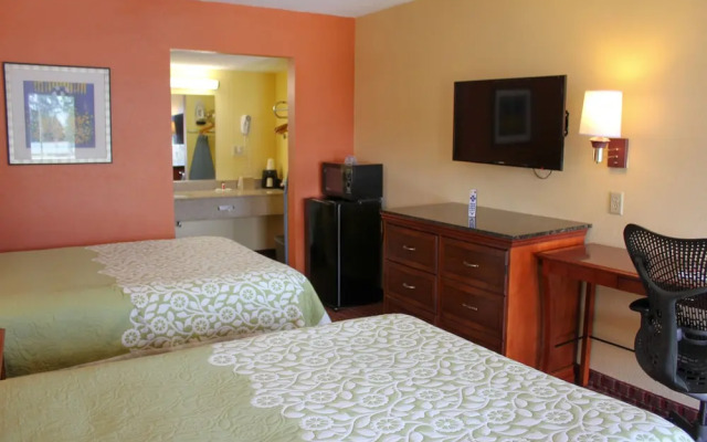 Rose Garden Inn & Suites