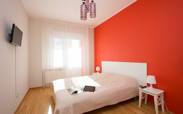 Etazhi 1. Bibliotechnaja - Komsomol'skaja