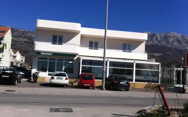 Latino Apartments