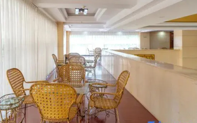 Yimenjun Township Hotel