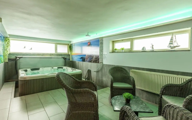 Luxury Villa with Sauna & Hot Tub in Middelkerke