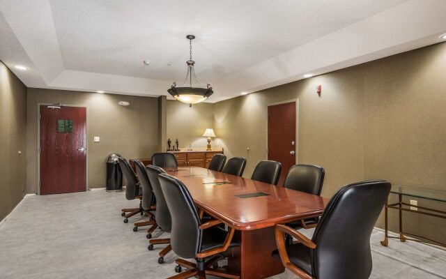 Quality Inn & Suites Quincy - Downtown