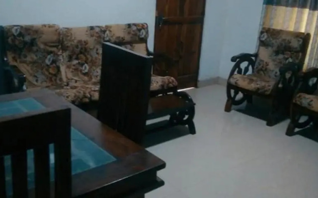 Chathuni Holiday Home