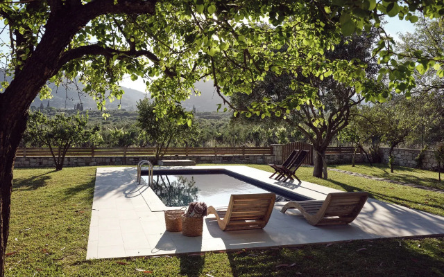 Leeda's Villas
