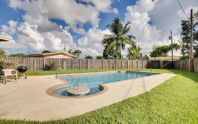 Pets Welcome: Cozy Home w/ Pool in Margate!