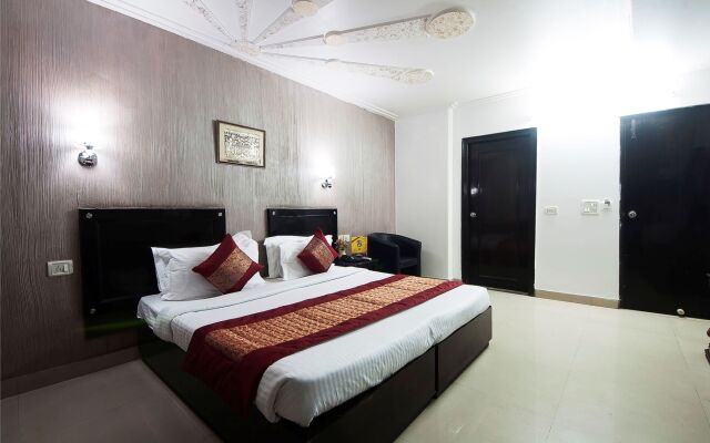 ADB Rooms Hotel Noratan Palace