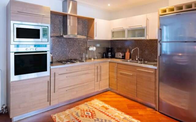 Missafir Flat With Terrace Near Istiklal Street