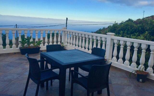 Costa Este House