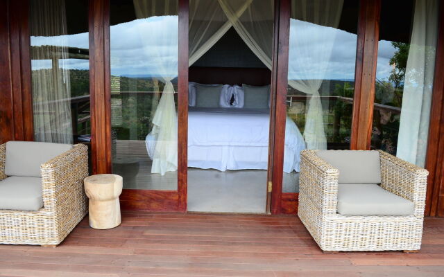 Mhondoro Safari Lodge & Villa
