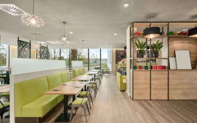 Super 8 by Wyndham Munich City North