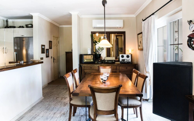 Important Group | Villa Daisy