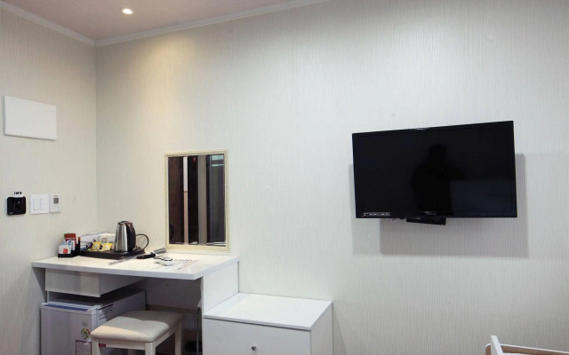 Chloe Guest House