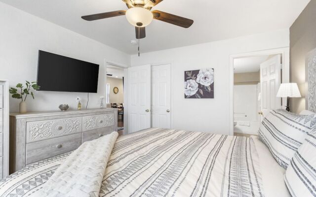 Valley View Treehouse - Holiday Hills Branson Golf Resort Outdoor Pools