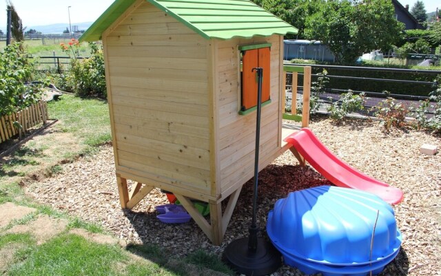 Studio in Bevaix, With Pool Access, Enclosed Garden and Wifi