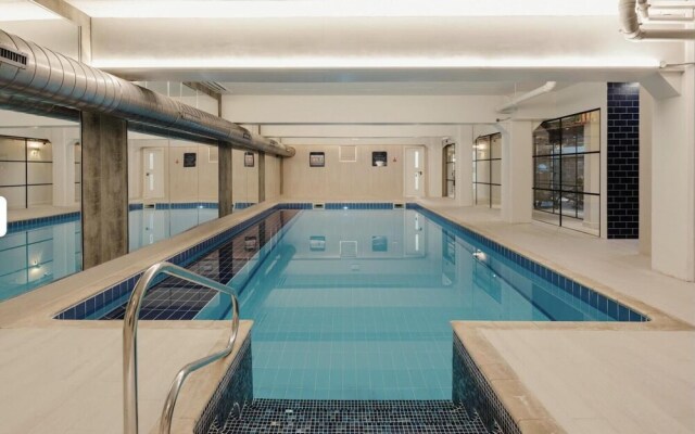 Luxury Stay With Sauna, Gym, and Pool in Leicester