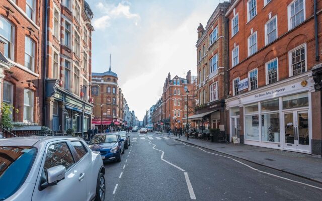 Luxurious Mayfair Home by Hyde Park