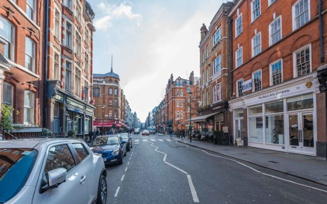 Stylish Mayfair Home by Bond Street