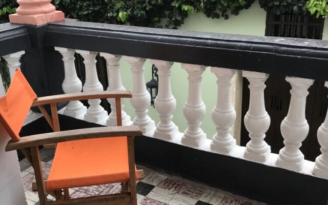 Hostal 1811 - Hostel