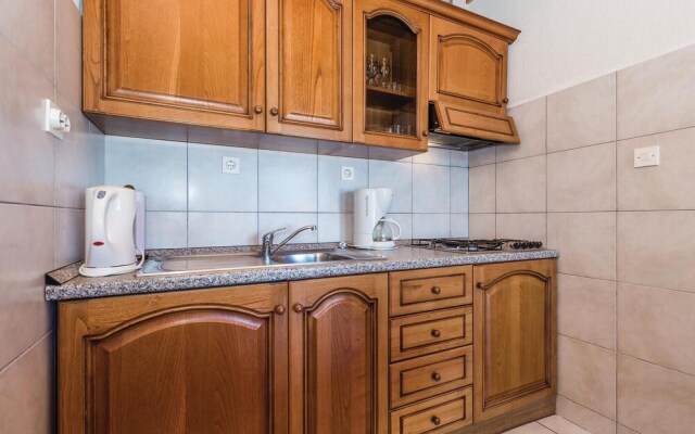 Stunning Home in Lovran With Wifi and 2 Bedrooms