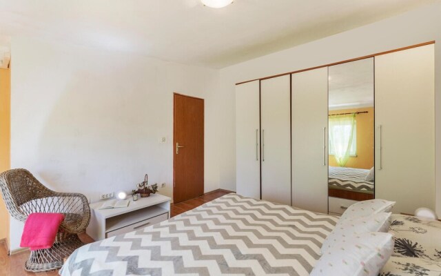 Beautiful Home in Pula With Wifi and 2 Bedrooms